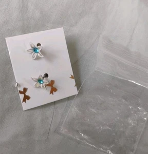 Silver Blue Crystal Daisy Flower White Petal Stud Earrings Womens Jewellery - Picture 1 of 4