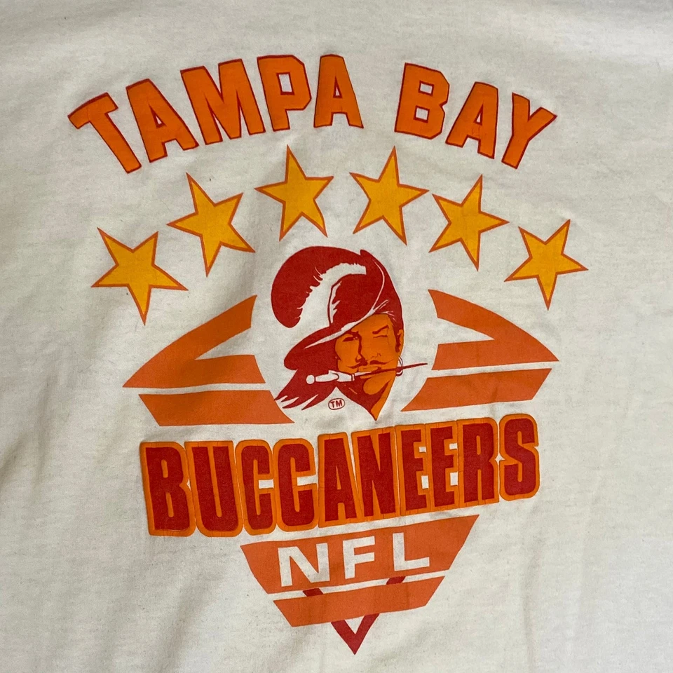 Tampa Bay Buccaneers NFL Fútbol Raro Diseño Blanco Camiseta Clásica HN4416 Foto 1 de 1