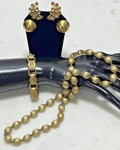 Vintage All Crown Trifari Signed Gold Tone Jewelry Lot Necklace Bracelet Earring - Picture 1 of 19