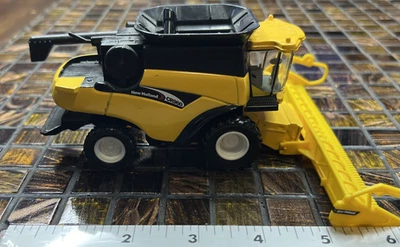 ERTL 1/64 New Holland CR960 Combine Farm Toys With Head Missing Parts  - Image 1 of 4