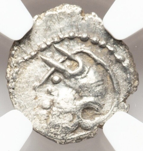 Foto 1 di 5
