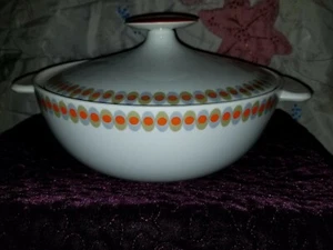 Porcelain Casserole Dish with Lid by Thomas Germany made in Germany - Picture 1 of 6