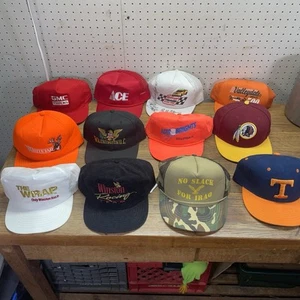 Lotto cappelli vintage x12 snapback camionista sportivi aderenti retrò patch berretti corsa - Foto 1 di 24