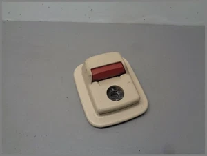 Mercedes R230 Verschluss Querträger A2308600096 Fondfussraum Gepäcksicherung BEI - Picture 1 of 2