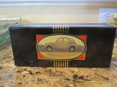 Citroen prototipo 2CV 1939 en resina 1/43 de NOREV con caja solo ventas en EE. UU. Foto 1 de 4