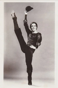 1976 Press Photo Ballet Dancer Clark Tippet in "Push Comes to Shove" - Picture 1 of 2