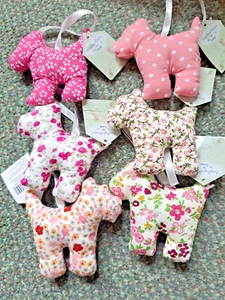 Dog Lovers Cute Cuddly Ditsy Fabric (Stuffed) Scottie Dog with Hanger Ribbon x18 - Picture 1 of 7