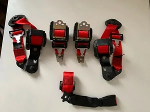 Juego de 5 cinturones de seguridad Rojos Ford Sierra cosworth sapphire seatbelt - Imagen 1 de 2