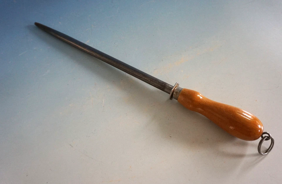 Wetzstahl Wetzstab Schärferstab mit Holzgriff wohl F. Dick 40 cm  (F024-599) - Bild 1 von 2