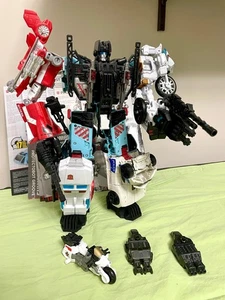 Transformers Combiner Wars Defensor Protectobots Complete - Pre Owned - Picture 1 of 13