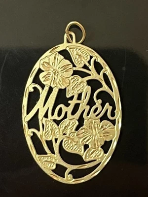 10K Yellow Gold Mother Floral Openwork Pendant Charm 1.1g Gift Mom - Image 1 of 4