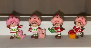 4 Vintage Strawberry Shortcake 1980’s PVC figure Lot Pet Cat Custard Apples - Picture 1 of 3