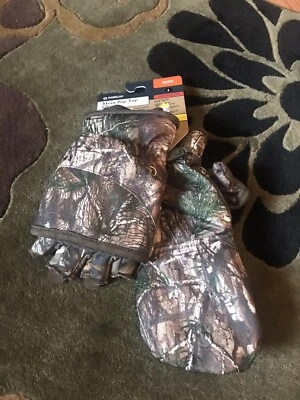 Realtree Fleece Hat And Megellan Hunting Gloves-L - Image 1 of 4