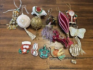 Vintage Mcm Perlen Pailletten Konvolut Weihnachtsschmuck ausgefallene Stecknadel - Bild 1 von 14