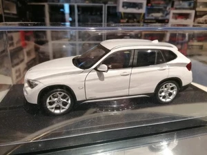 Kyosho 1/18 BMW X1 2.8 Drive E84 White (2009) MINT with display case for free - Foto 1 di 22