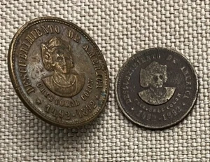 LOTE HISPANOAMERICANO 1892 X2 FICHAS ANTIGUAS BOTÓN CHRISTOPHER COLUMBUS - Imagen 1 de 16