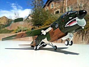 Century Wings Vought A-7D Corsair II USAF 75th TFS Tiger Sharks #72-0218 1:72 - Picture 1 of 12