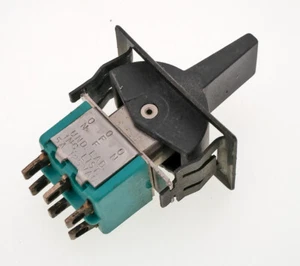J-B-T PADDLE SNAPIN BEZEL ROCKER SWITCH DPDT ON-OFF-ON 5A/125VAC JBT B221J21Z - Picture 1 of 4