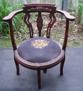 VICTORIAN ANTIQUE CORNER CHAIR ORIGINAL TAPESTRY NEEDLEPOINT SEAT FURNITURE - Picture 1 of 24