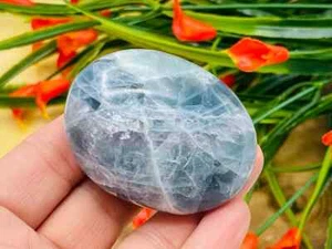 Fluorite Palm Stone, Fluorite Crystals, Healing Gemstone, Cleansing & Balance - Picture 1 of 7