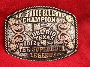 RODEO SUPERBULL RIDING CHAMPIONSHIP TROPHÄENSCHNALLE☆DEL RIO TEXAS☆SELTEN☆2012☆626 - Bild 1 von 11