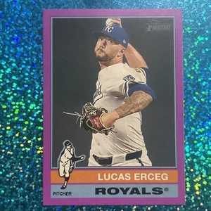 2025 Topps Heritage - #62 Lucas Erceg Purple Border - Kansas City Royals - Foto 1 di 6