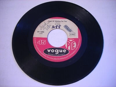 The Kinks Tired of Waiting for You / Come On Now 1965 Import 45rpm - Image 1 of 2