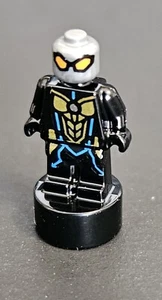 Lego Part 1- The Wasp Statuette Trophy microfig Minifigure Avengers Marvel New - Picture 1 of 2