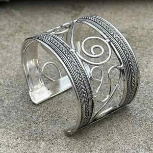 Handcrafted Cuff Bracelet Vintage Design Hippie Gypsy Ethnic - Picture 1 of 14