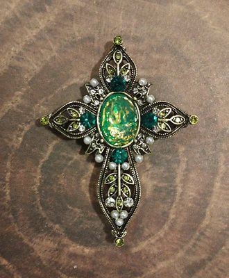 Magnetic Green Crystal Cross Brooch. Christmas brooch, Easter brooch. Cross pin - Изображение 1 из 4