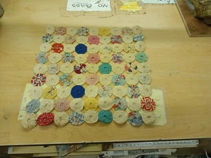 Vintage Handarbeit YoYo Quilt Quadrat Kissenbezug Handwerk 81 Kreise Gebraucht  - Bild 1 von 6