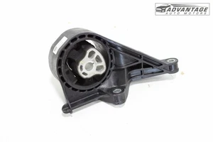 2019-2025 CADILLAC XT4 2.0L AWD FRONT TRANSMISSION MOUNT BRACKET 23272799 OEM - Picture 1 of 7