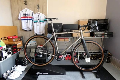 Lynskey GR300 SIZE Large SRAM Force eTap XPLR Deda Superzero Stan's Grail CB7 - Image 1 of 4