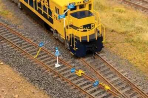 Walthers 933-4162 Blue Flags Kit (50Pkg) HO Scale - Picture 1 of 3
