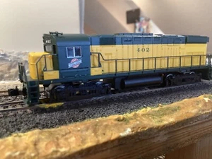 N Scale Alco C-424 Life-Like CNW Chicago Northwestern C&NW Rd#402 SEE PICTURE - Picture 1 of 12