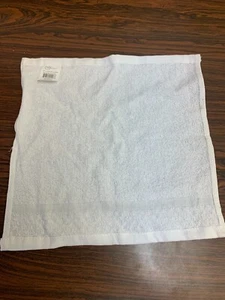 Mainstays White Towel - 1 Towel in Set - 100% Cotton - Used - CHECK PHOTOS!!! - Picture 1 of 5
