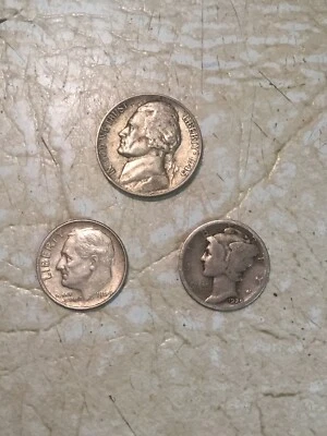 1929 Silver 10 Cent Dime & Silver 10 C 1964 Silver 5C 1945 Lot Free Bonus 4 Coin - Image 1 of 4