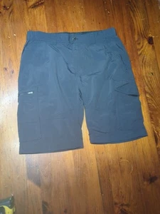 Columbia Sportswear Company Men’s Black Cargo Shorts Size 32 - Picture 1 of 6