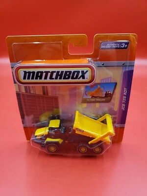 MATCHBOX YELLOW JCB 726 ADT MOVING PARTS NEW IN PACKAGE CONSTRUCTION EQUIPMENT - Image 1 of 4