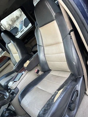 2005 Ford EXCURSION Eddie Bauer Black & Tan Factory OEM Leather Seats 3 Rows. - Image 1 of 4