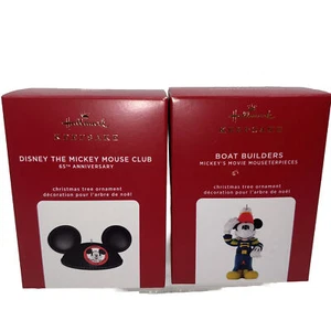 Lotto 2 Ornamenti 2020 Hallmark Keepsake Topolino Club Costruttori Barche Disney Nuovi con scatola - Foto 1 di 7