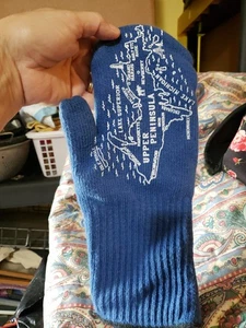 MICHIGAN MITTENS L' OVEN MITTS UPPER PENINSULA OVEN GLOVES BLUE - Picture 1 of 2