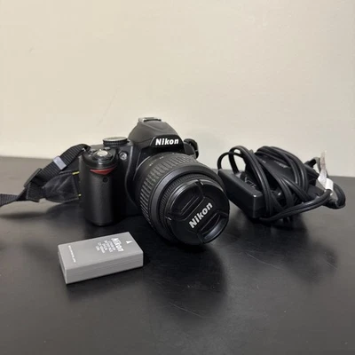 Nikon D D3000 10.2MP 18-55mm f/3.5-5.6G AF-S DX VR Nikkor Digital SLR Camera - Image 1 of 4