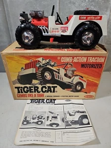 Vintage 1965 Remco Tiger Cat Motorized Jeep With Box Working - Picture 1 of 13