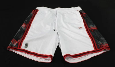 Pantalones Cortos de Rendimiento de Baloncesto NBA Clásicos en la Rodilla LB3 Para Hombre Blancos Grandes Foto 1 de 4