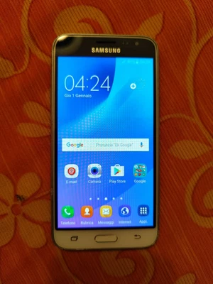 SAMSUNG GALAXY J3 (2016) Bianco SM-J320FN, 8GB - RAM 1,5GB, 5", 4G - Immagine 1 di 4