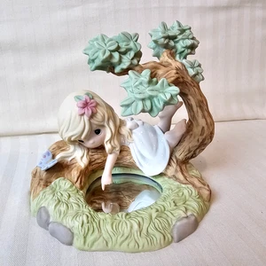 Precious Moments YOU ARE THE REFLECTION OF HIS LOVE 172011 Girl Figurine NEW - Picture 1 of 22