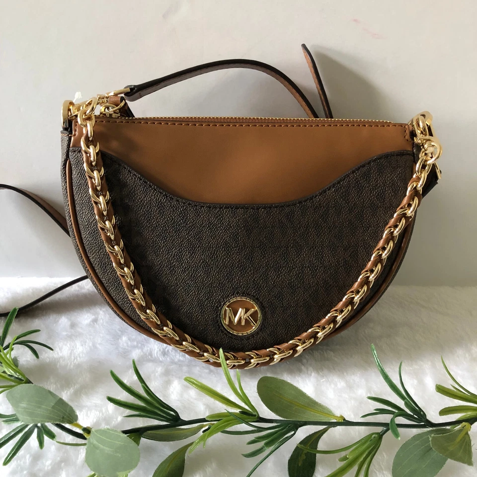 Bolso Michael Kors Dover Pequeño Media Luna, Nuevo con Etiquetas Foto 1 de 4