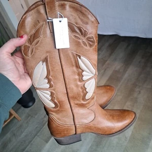 NEU Mariposa Altar'd State Größe 6 Cowboystiefel veganes Leder Schmetterling hellbraun - Bild 1 von 7