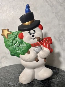 Vintage 1993 Keramik Snoman Figur mit Baum, Pfeife, Zylindermütze, Schal handbemalt - Bild 1 von 14